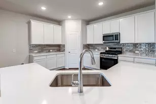 525 Lost Tree Dr, Buda, TX 78610 - Photo 2