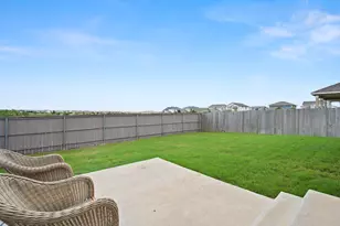 8213 Knoxville Trl, Austin, TX 78744 - Photo 20