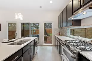 2805 Sol Wilson Ave, Austin, TX 78702 - Photo 8