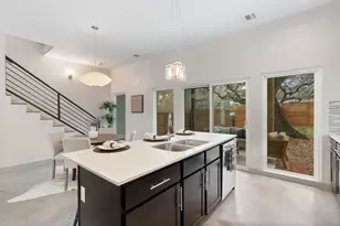 2805 Sol Wilson Ave, Austin, TX 78702 - Photo 16