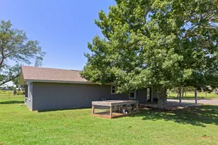 3363 FM713, Lockhart, TX 78644 - Photo 22