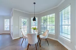 7916 Yaupon Dr, Austin, TX 78759 - Photo 8