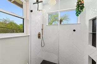 6911 Langston Dr, Austin, TX 78723 - Photo 20