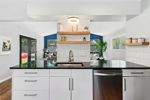 6911 Langston Dr, Austin, TX 78723 - Photo 12