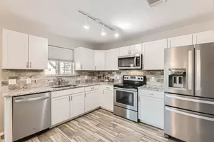 338 Liberty St, Hutto, TX 78634 - Photo 8