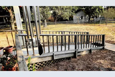 122 N Avenue E Avenue, Shiner, TX 77984 - Photo 16