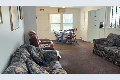 122 N Avenue E Avenue, Shiner, TX 77984 - Photo 4