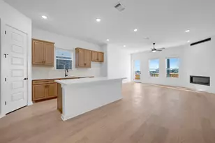 207 Bishop Wood Rd, Dripping Springs, TX 78620 - Photo 2