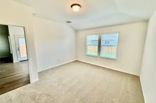 318 Texas Agate Dr, Kyle, TX 78640 - Photo 4