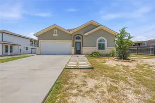 112 Margarita Dr, Dale, TX 78616 - Photo 2