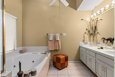 1136 Challenger, Lakeway, TX 78734 - Photo 20