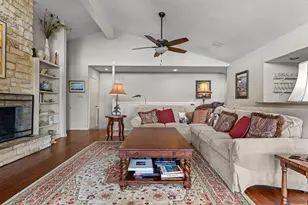 1136 Challenger, Lakeway, TX 78734 - Photo 12