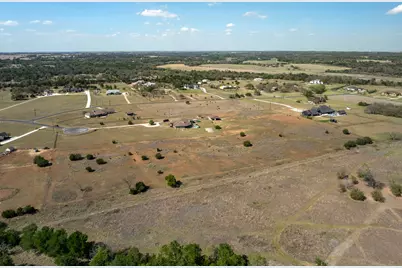 200 Stonehouse Drive, Liberty Hill, TX 78642 - Photo 10