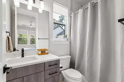 2104 E 2nd Street #2, Austin, TX 78702 - Photo 14
