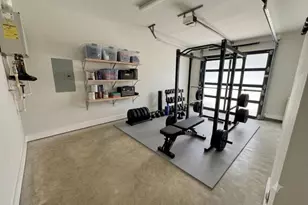 2104 E 2nd St, Austin, TX 78702 - Photo 24