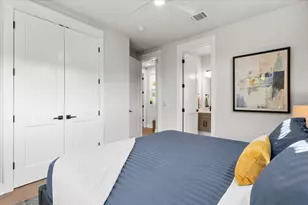 2104 E 2nd St, Austin, TX 78702 - Photo 12