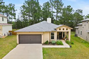 205 Hanauma Dr, Bastrop, TX 78602 - Photo 1