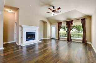 1614 Hidden Springs Path, Round Rock, TX 78665 - Photo 4