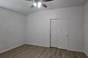 606 Lakemont Dr, Hutto, TX 78634 - Photo 8