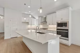 6900 Cliff Rose Dr, Spicewood, TX 78669 - Photo 4