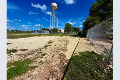 584 County Road 306 Road, Jarrell, TX 76537 - Photo 2
