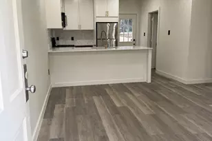 202 E 31st St, Austin, TX 78705 - Photo 2
