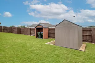 1000 Bright Star Cv, Georgetown, TX 78628 - Photo 6