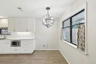 4708 Cap Rock Dr, Austin, TX 78735 - Photo 10