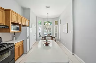 409 E Austin Ave, Round Rock, TX 78664 - Photo 12