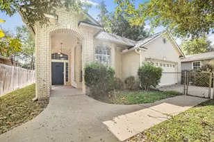 409 E Austin Ave, Round Rock, TX 78664 - Photo 6