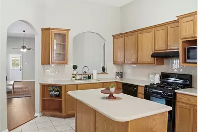 409 E Austin Avenue, Round Rock, TX 78664 - Photo 16
