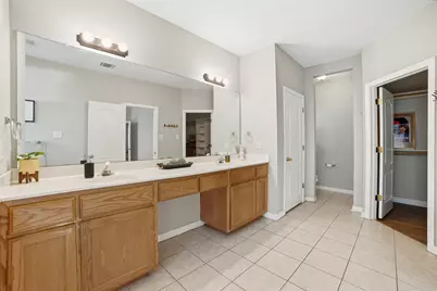 409 E Austin Avenue, Round Rock, TX 78664 - Photo 20