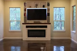 208 Akaloa Dr, Bastrop, TX 78602 - Photo 2