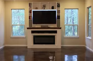 208 Akaloa Dr, Bastrop, TX 78602 - Photo 2