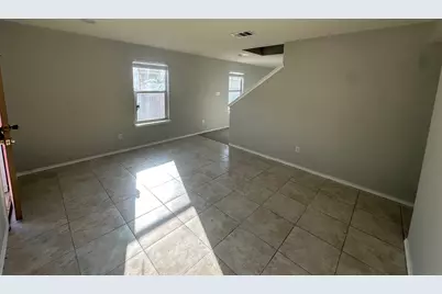 102 Blanco Woods Boulevard, Elgin, TX 78621 - Photo 2