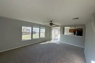 102 Blanco Woods Blvd, Elgin, TX 78621 - Photo 4