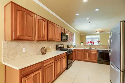 310 Crockett Loop, Georgetown, TX 78633 - Photo 6