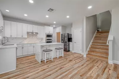 5604 Beachmont Court, Austin, TX 78739 - Photo 10