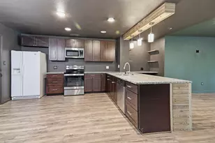 119 N Kanaio Dr, Bastrop, TX 78602 - Photo 8