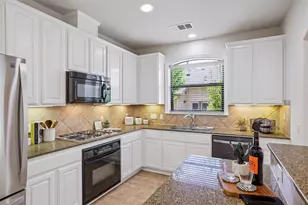 4213 Wild Iris Ln, Austin, TX 78727 - Photo 10