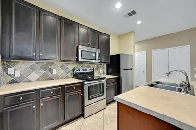 1029 Hyde Park Drive, Round Rock, TX 78665 - Photo 6