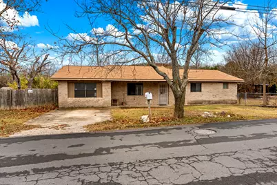 311 Leslie Drive, Kerrville, TX 78028 - Photo 2