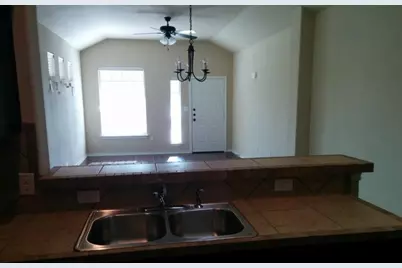 155 Creekside Villa Drive, Kyle, TX 78640 - Photo 6