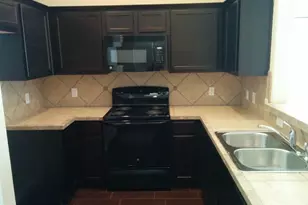 155 Creekside Villa Dr, Kyle, TX 78640 - Photo 4