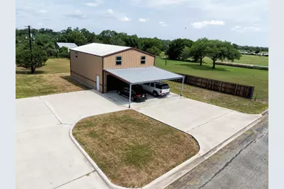 113 Thiele Drive, Yoakum, TX 77995 - Photo 2