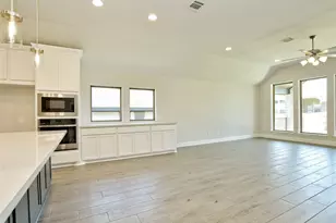 612 Jefferson Dr, Kyle, TX 78640 - Photo 8