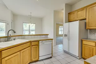 207 Flamingo Cir, Highland Haven, TX 78654 - Photo 8