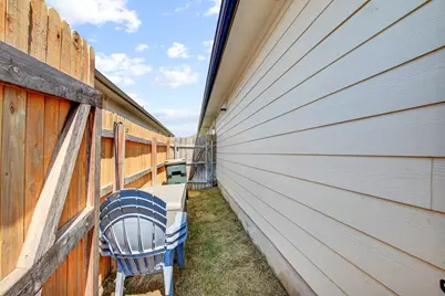 140 Texas Palmetto Circle, Kyle, TX 78640 - Photo 32