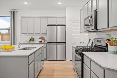 439 Lucky Avenue, Elgin, TX 78621 - Photo 4