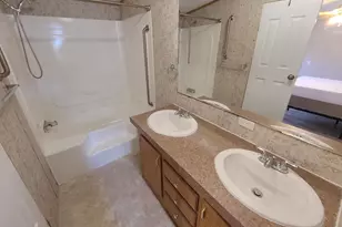 374 Plum St, Bastrop, TX 78602 - Photo 10